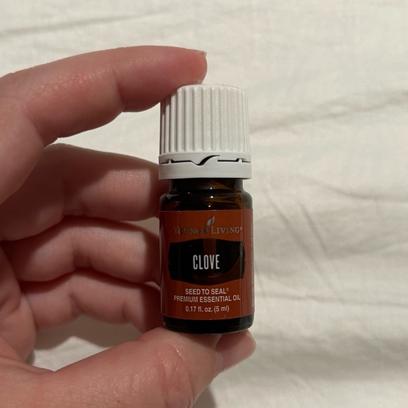 Young Living Clove - 5 ml - Picture 3 of 3